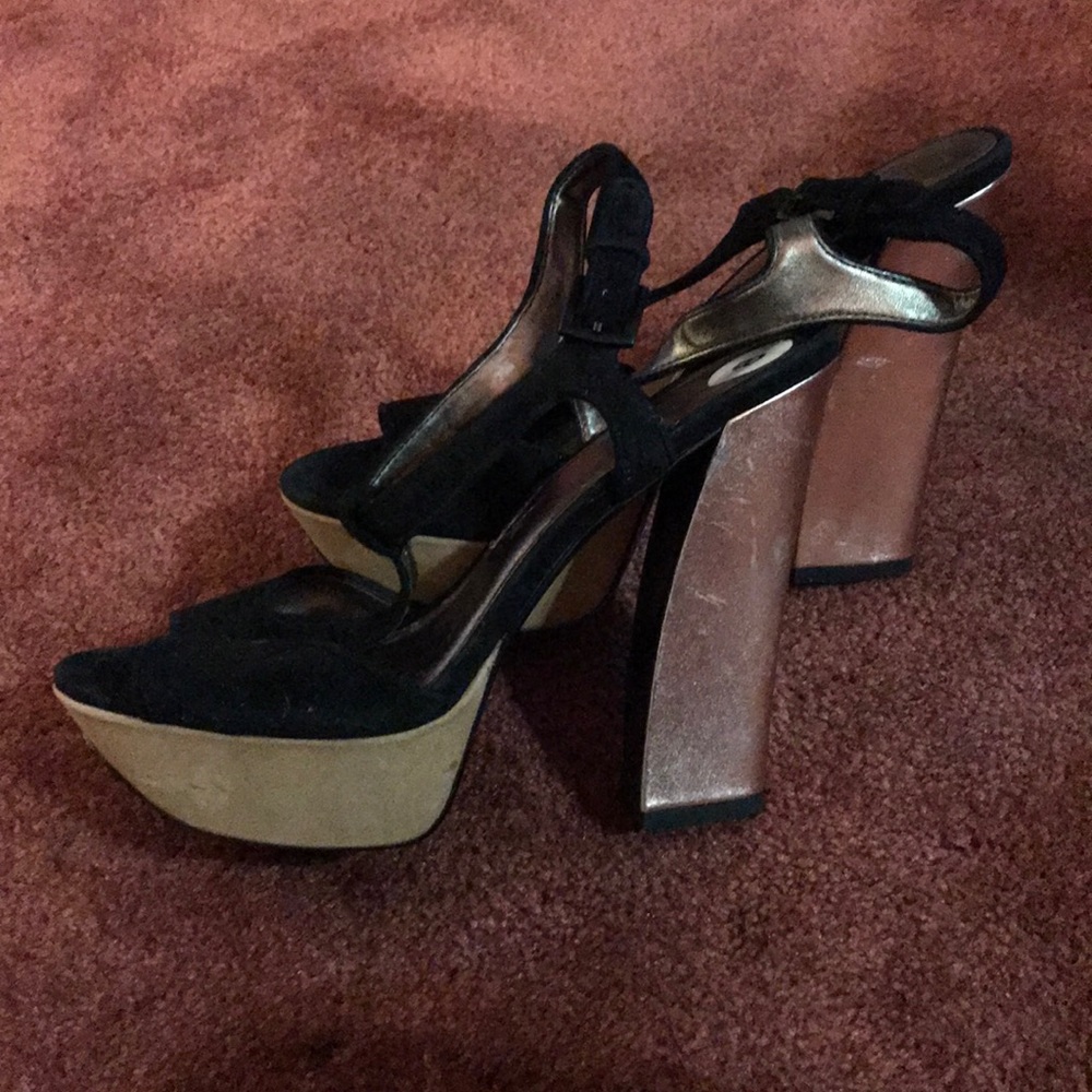 Platforms - Picture 2 of 3